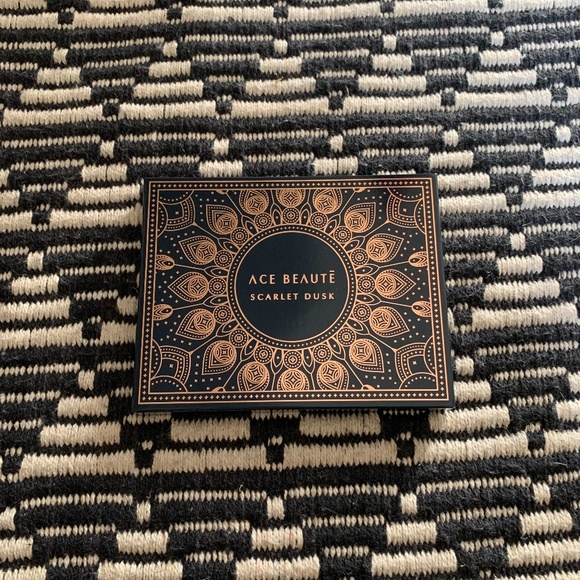 NEW Ace Beaute Scarlet dusk eyeshadow palette - Picture 4 of 7